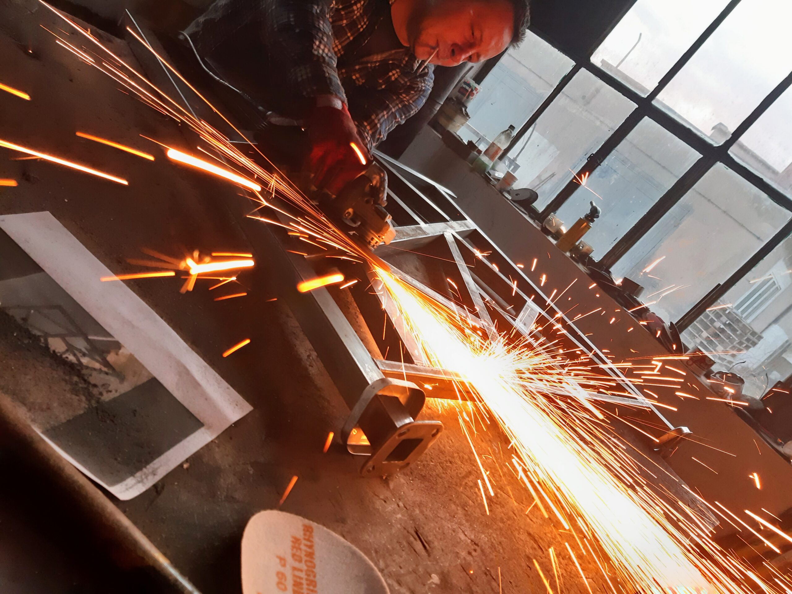 Spartig przy pracy spawalniczej